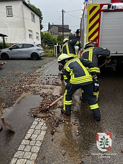 Geröll auf Straße