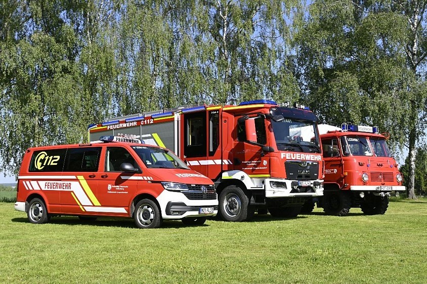 Fahrzeugaufstellung der Ortsfeuerwehr